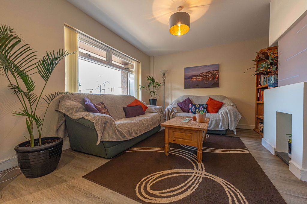 Property photo 3 of 30