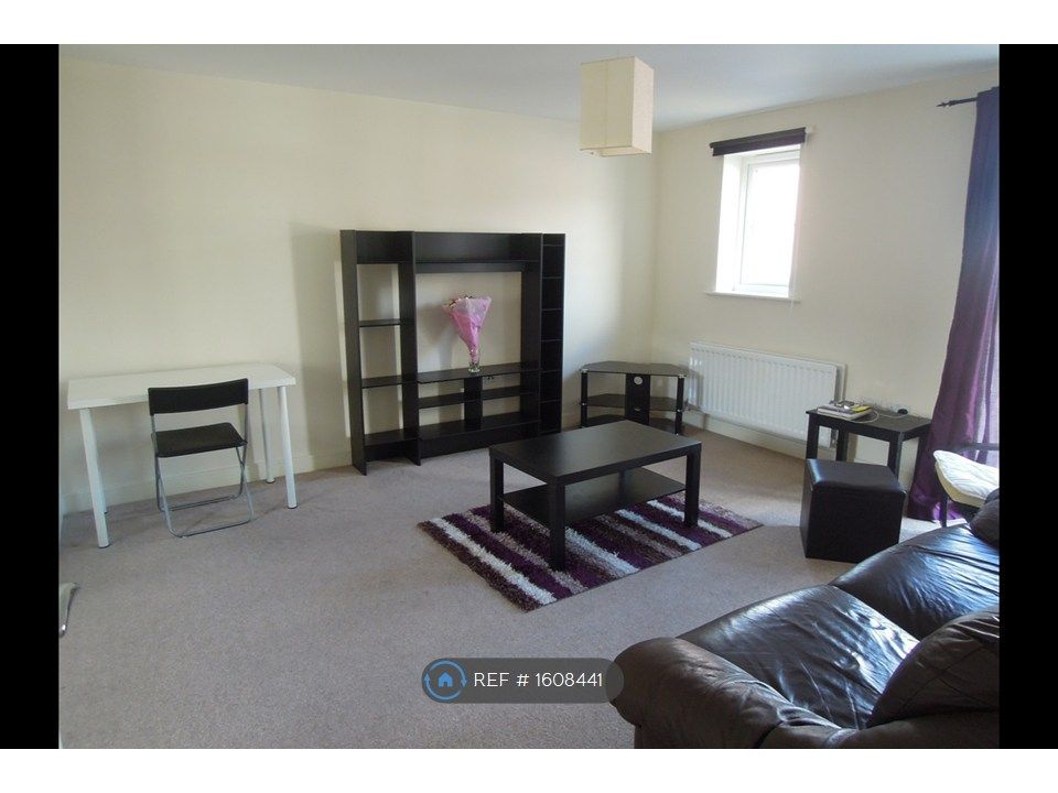 Property photo 3 of 14 Living Room