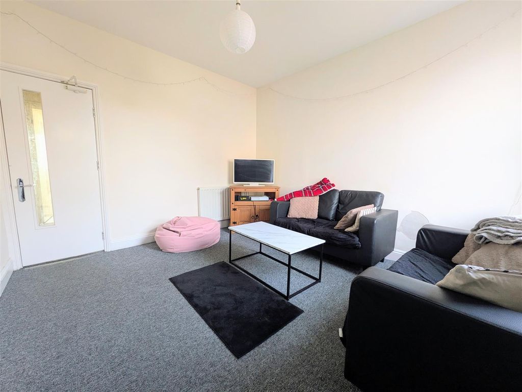 Property photo 2 of 9 Pxl_20251120_093525110~3.Jpg