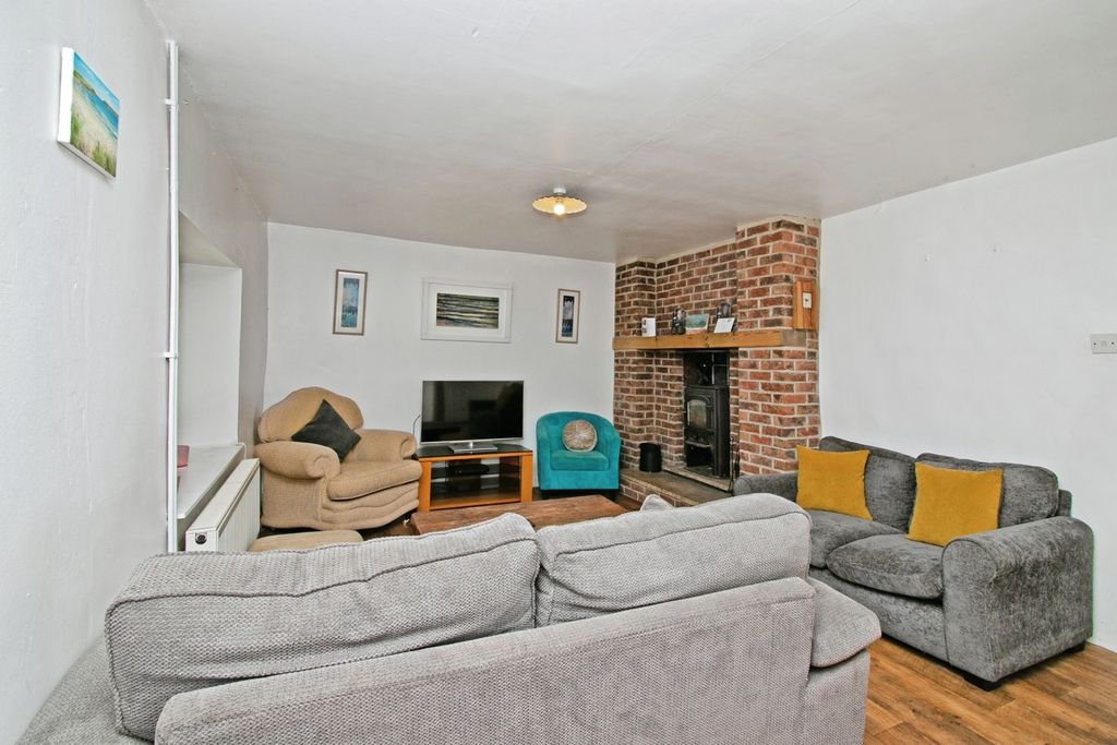 Property photo 2 of 48 Lounge