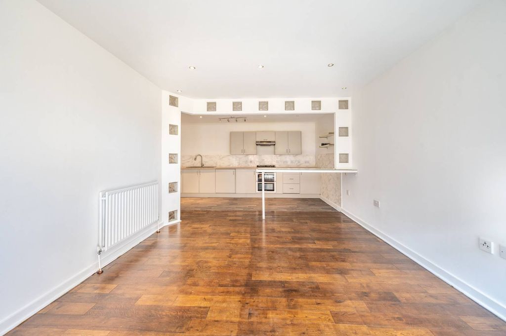 Property photo 1 of 5