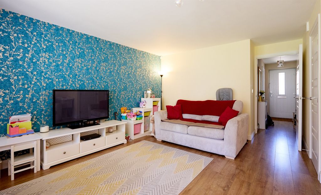 Property photo 2 of 16