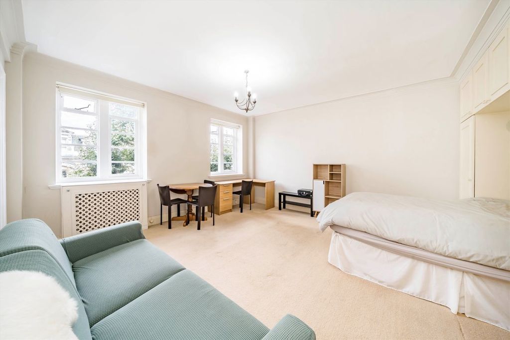 Property photo 1 of 5