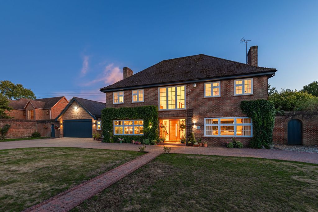 Property photo 1 of 38 Front Dusk