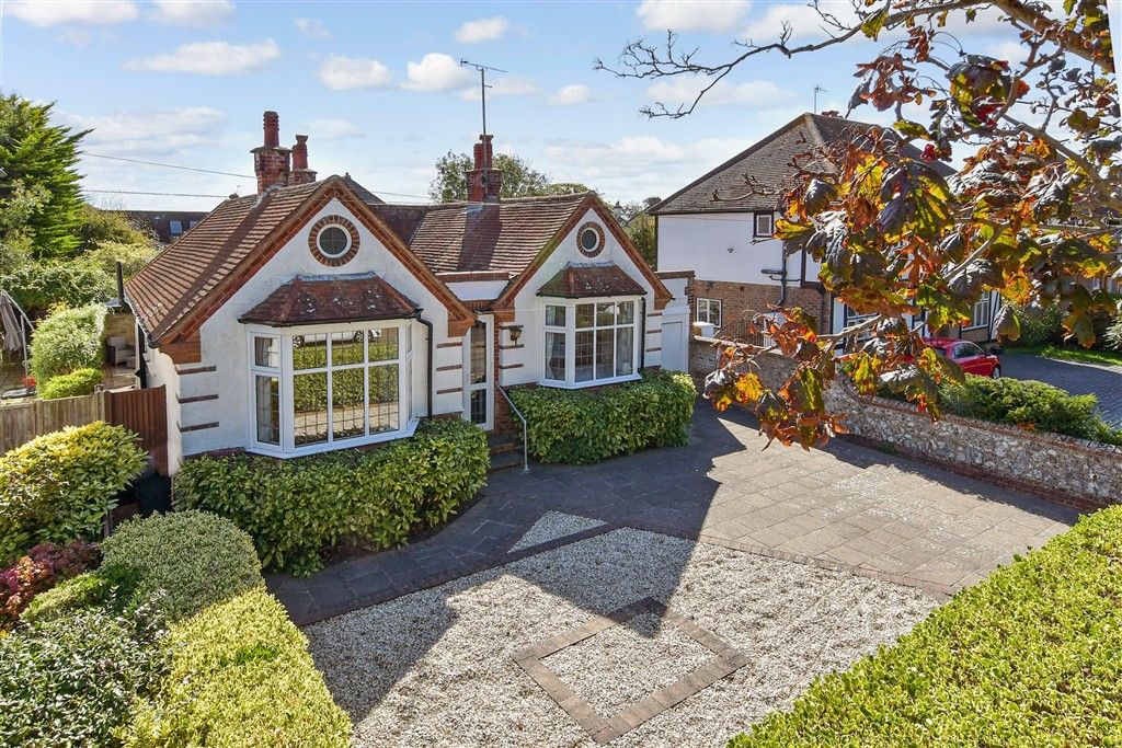 Property photo 1 of 18 External (Brochure)