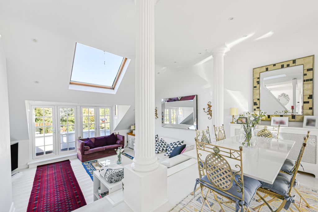 Property photo 3 of 25