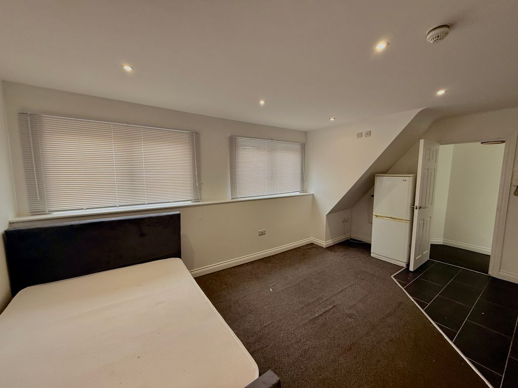 Property photo 3 of 7 Image