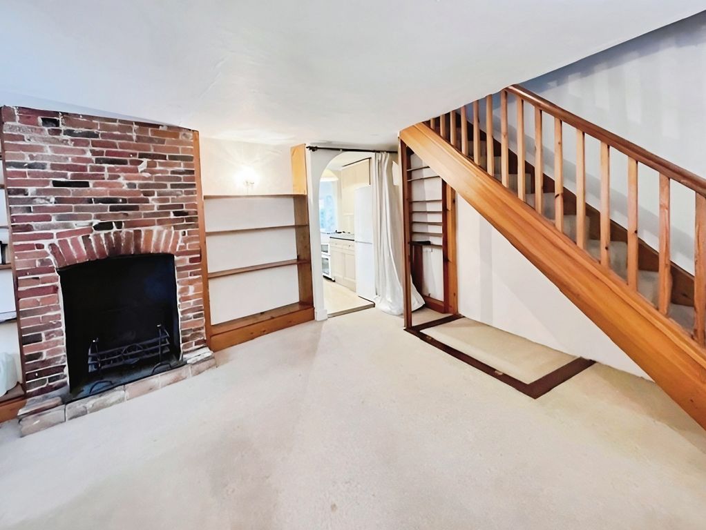 Property photo 2 of 9