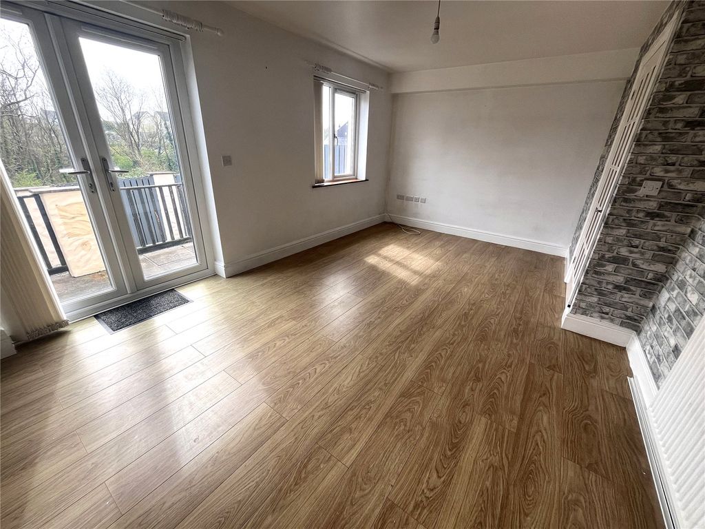 Property photo 2 of 17 Picture No. 05