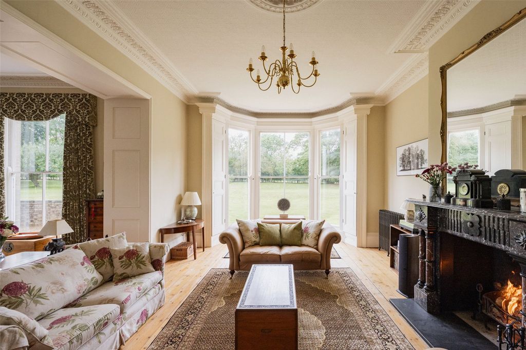 Property photo 3 of 19 Drawing Room