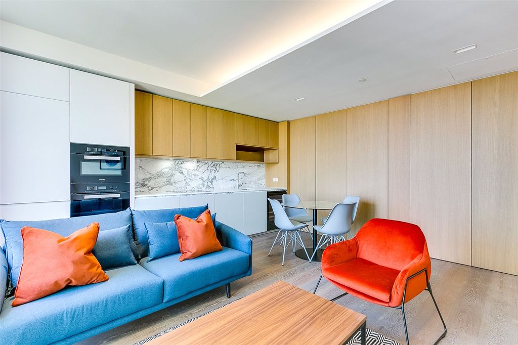 Property photo 2 of 12 Kitchen/Reception