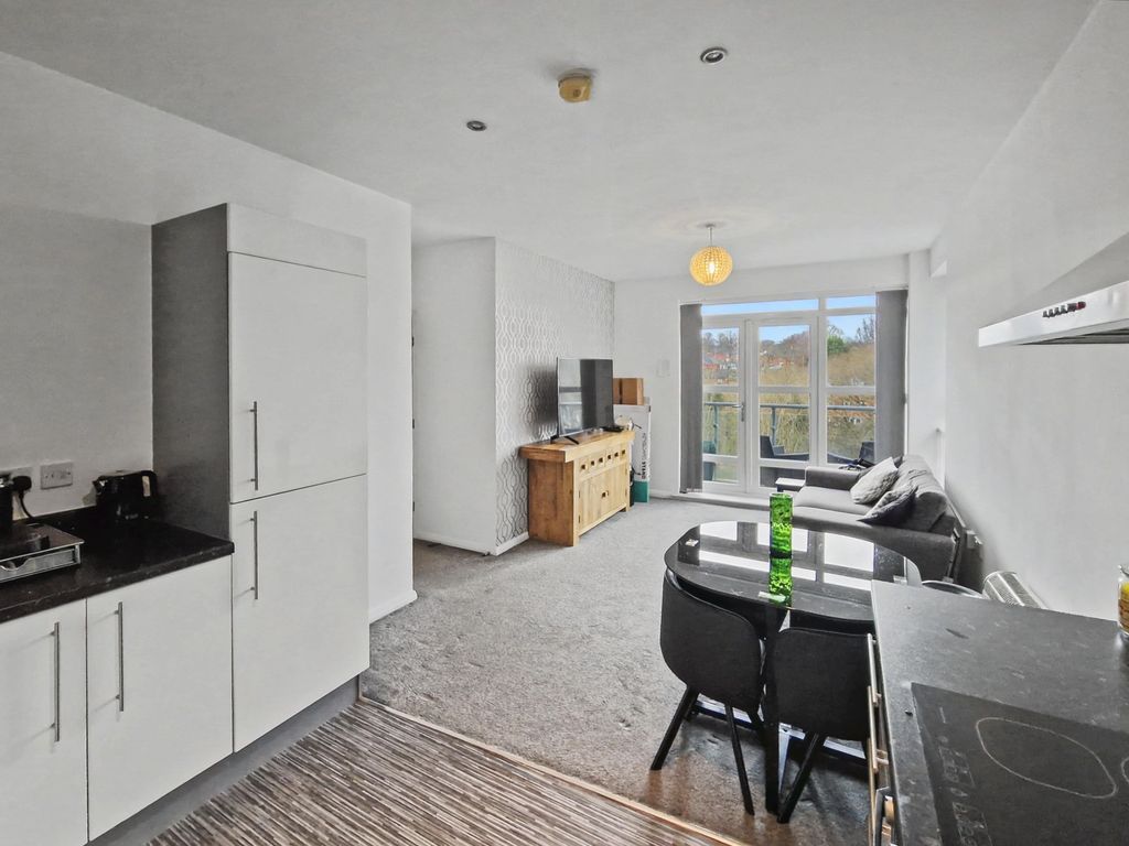 Property photo 3 of 18