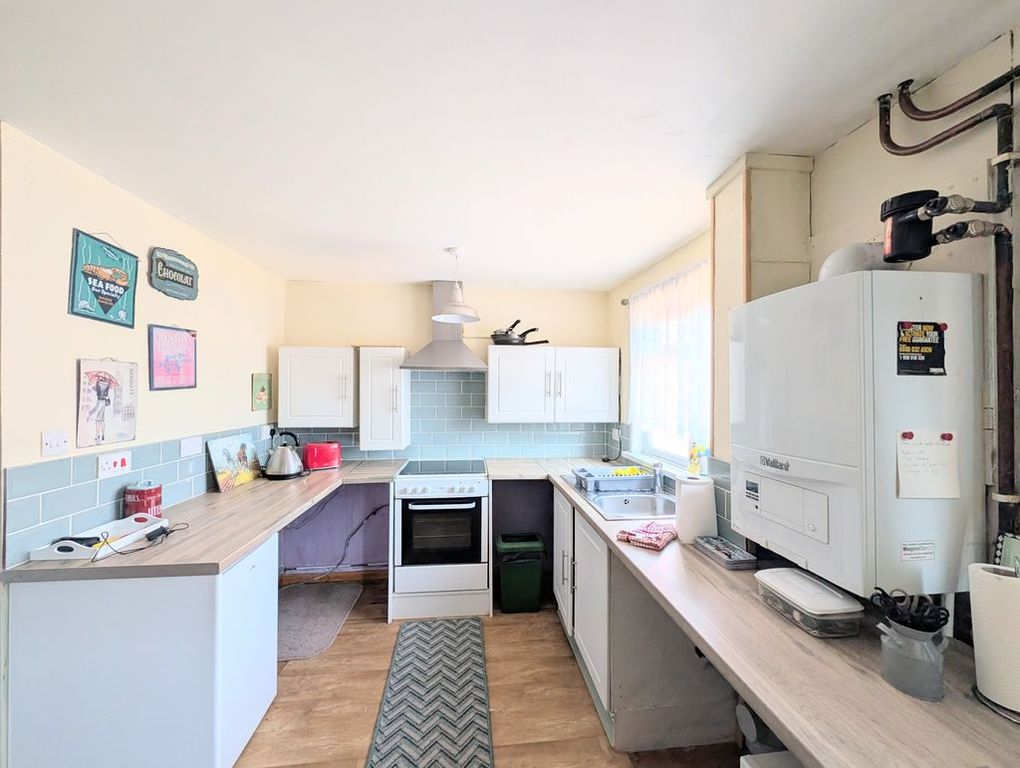 Property photo 2 of 16 Photo 13