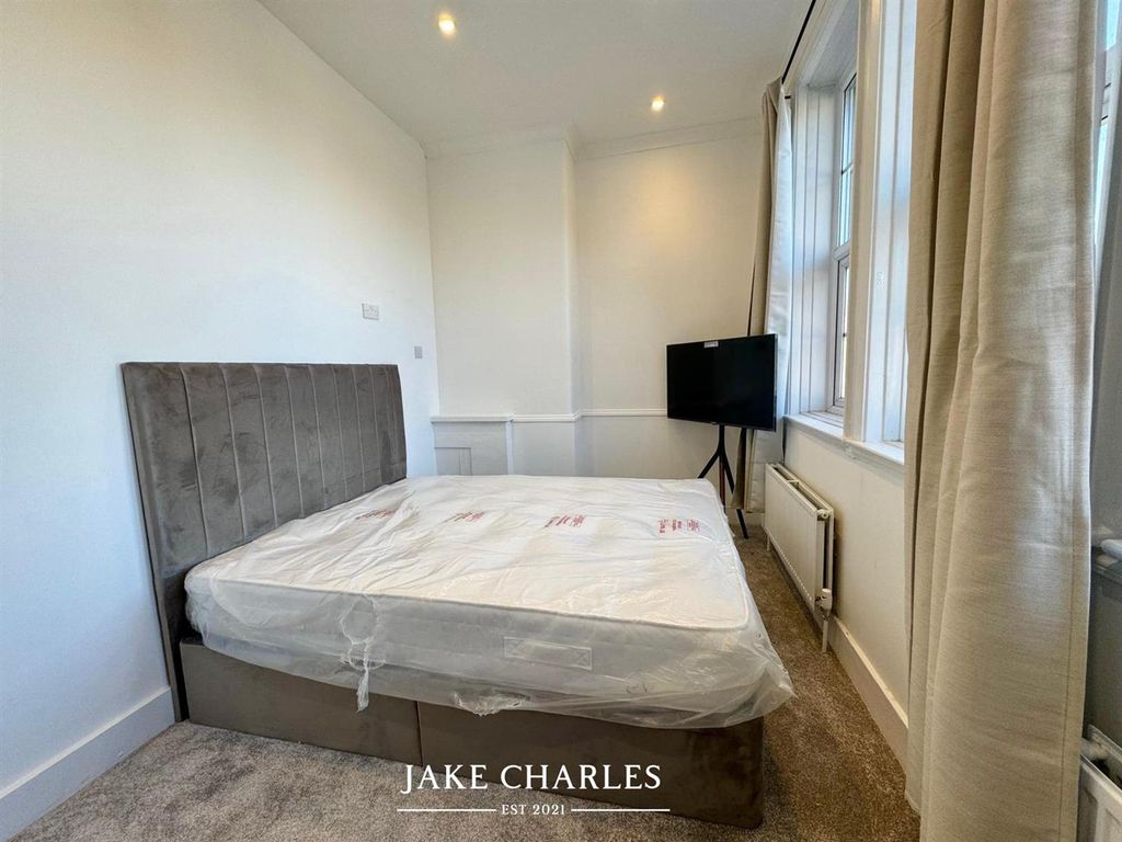 Property photo 2 of 5 3Bc096F5-3999-49B4-A1d8-444F12F4858A.Jpg