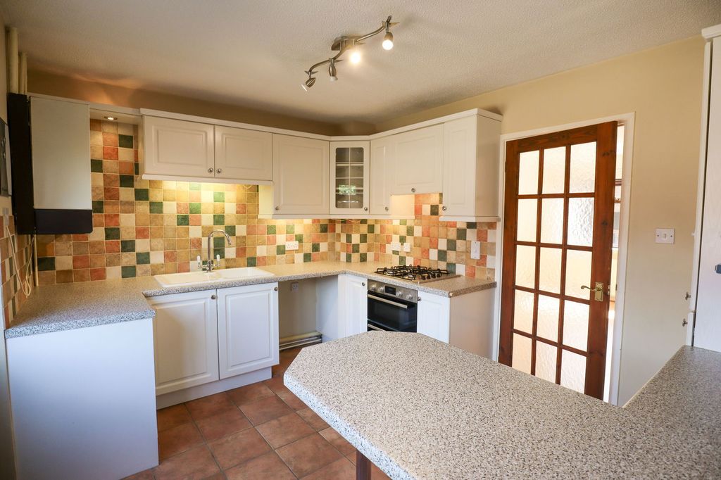 Property photo 2 of 13
