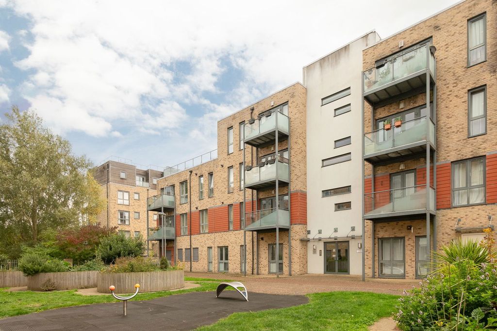 Property photo 1 of 9