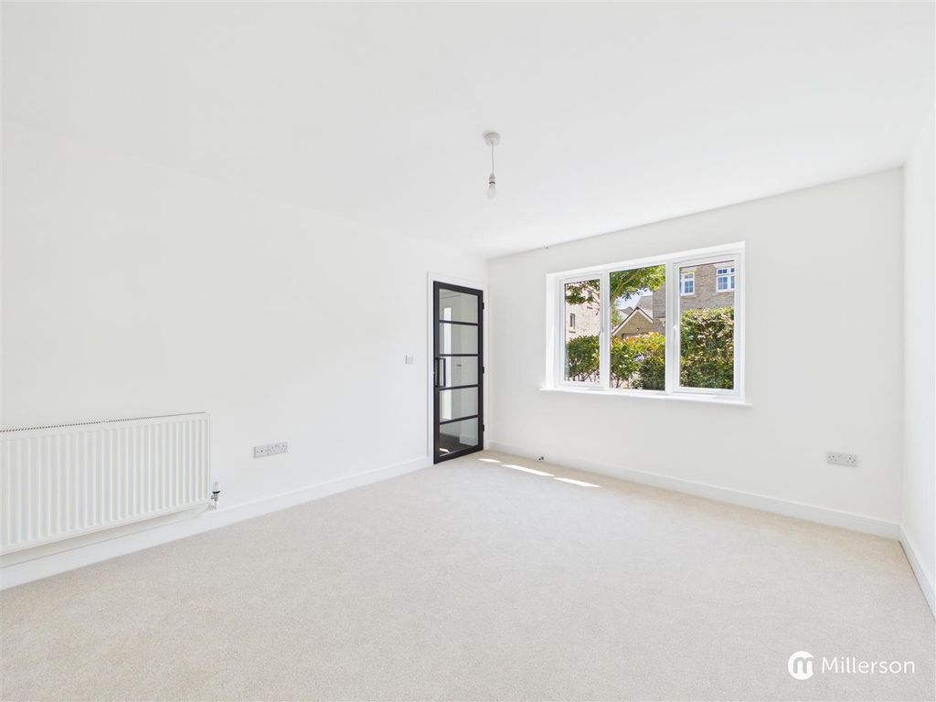Property photo 3 of 14 Cam05092G0-Pr0221-Still006.Jpg