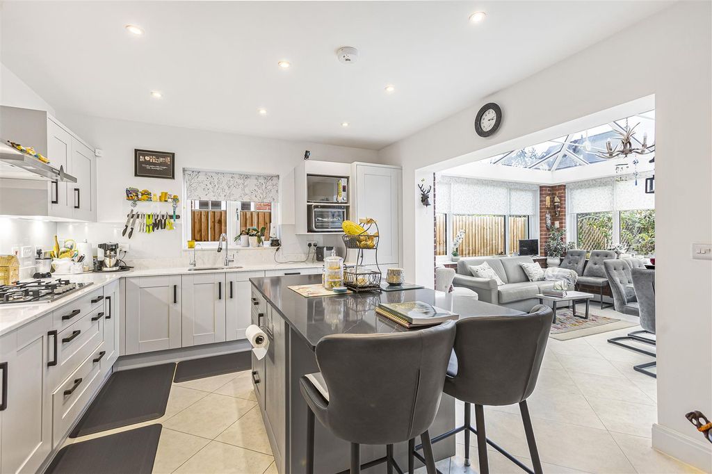 Property photo 2 of 40 40_64841.Jpg