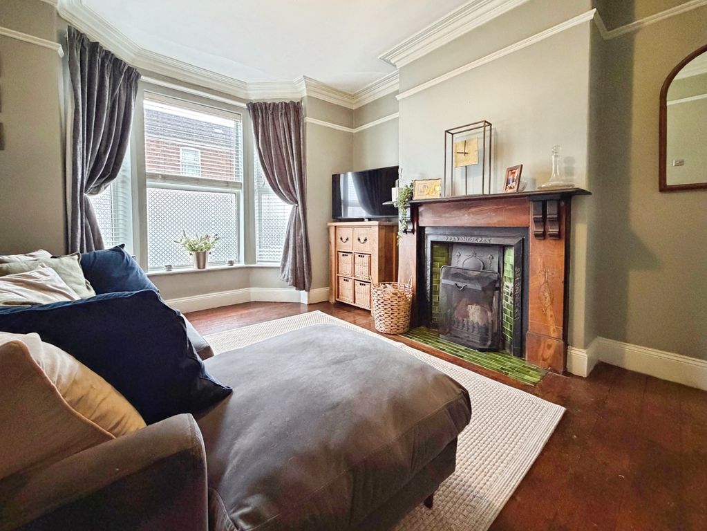 Property photo 2 of 37