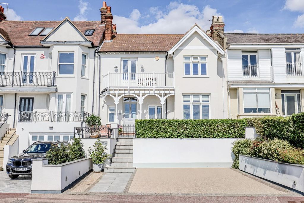 Property photo 1 of 53