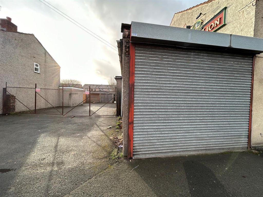 Property photo 2 of 4 Outside 3.Jpg