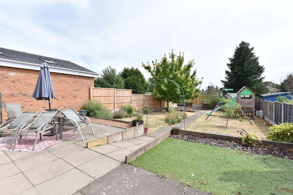 Property photo 2 of 17