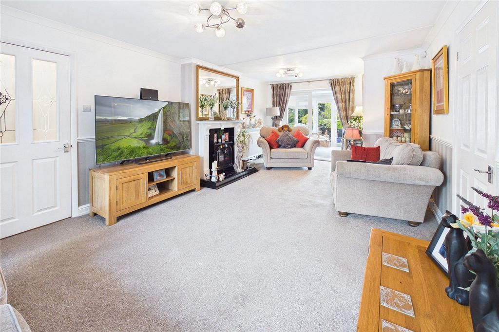 Property photo 2 of 24 Living Room