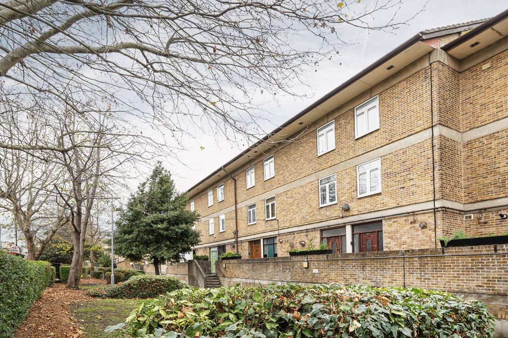 Property photo 2 of 8