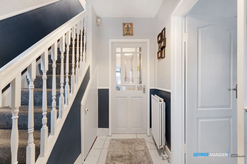 Property photo 3 of 40