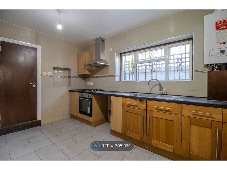 Property photo 2 of 15 Kitchen