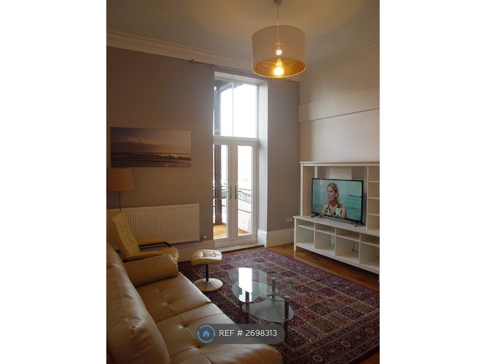 Property photo 2 of 10 Living Room