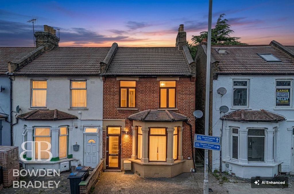 Property photo 2 of 35