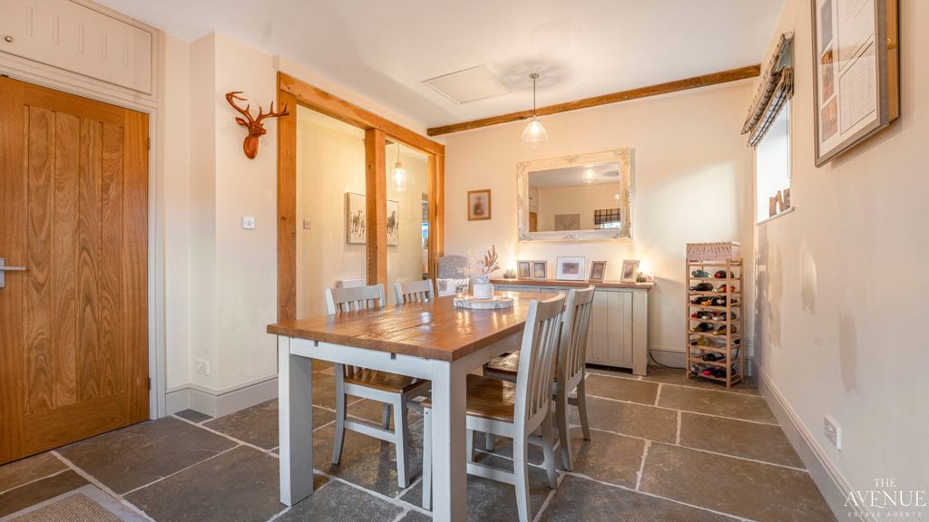 Property photo 3 of 34 4896235