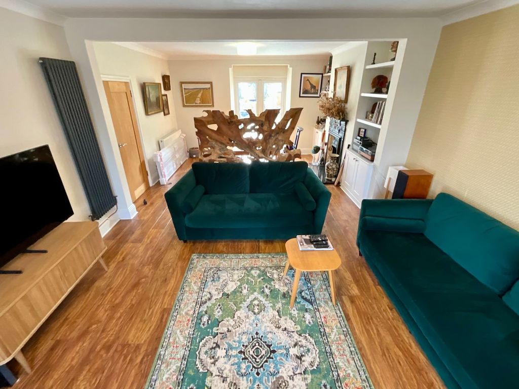Property photo 2 of 38