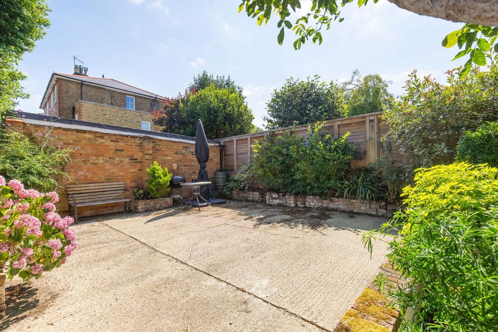 Property photo 2 of 11 5324502