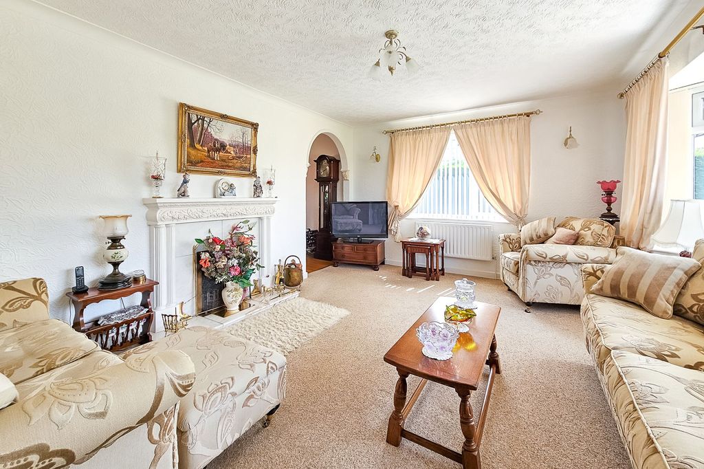 Property photo 3 of 15