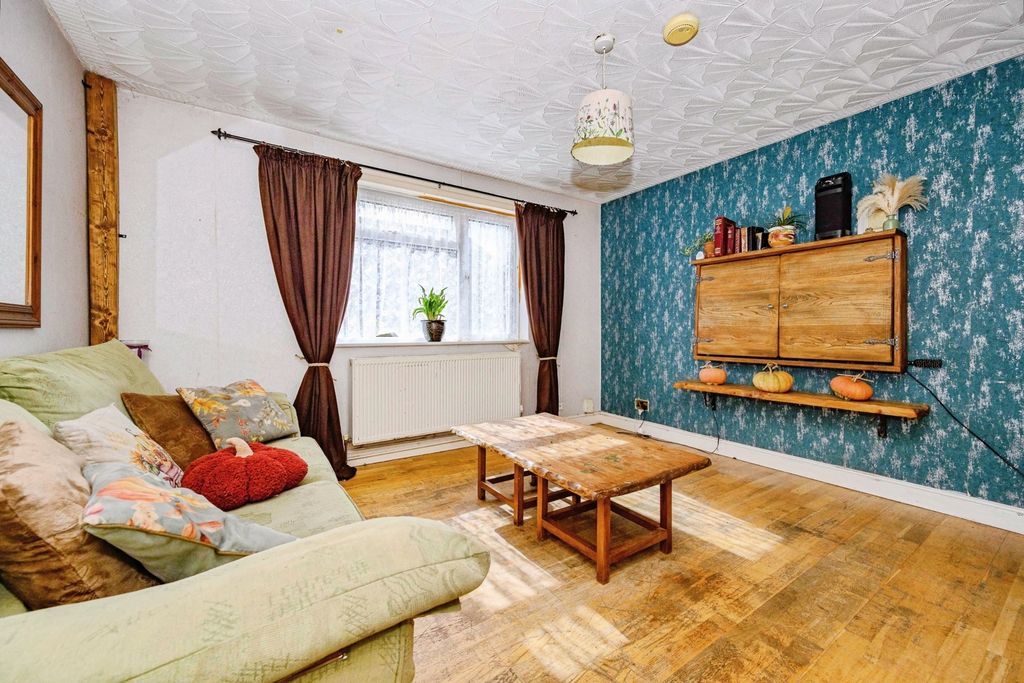 Property photo 2 of 18 Pbox-Img.Jpg