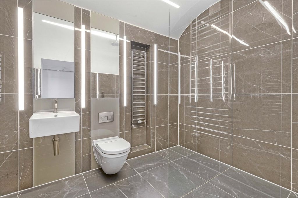 Property photo 3 of 15 Shower Room