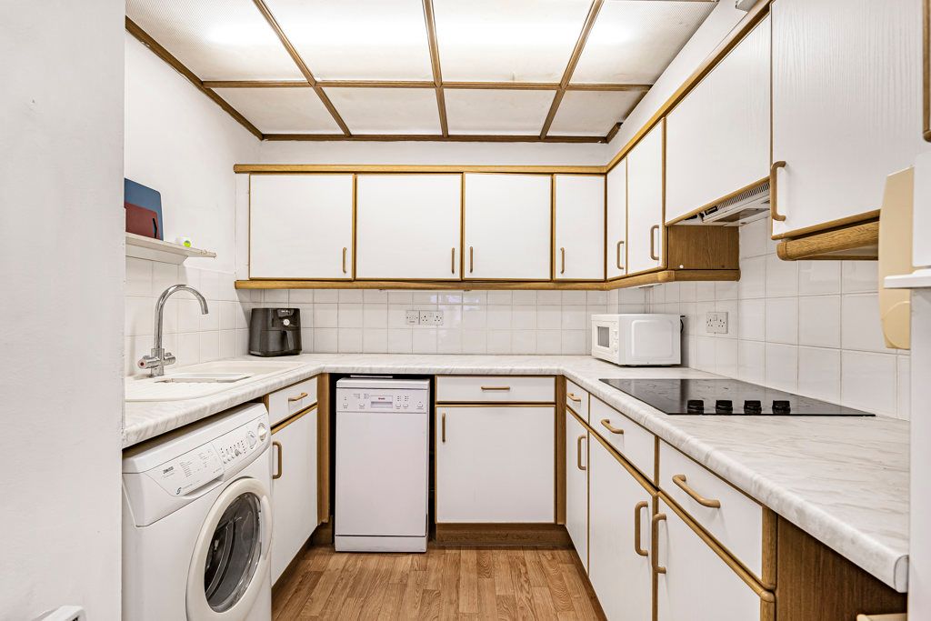 Property photo 3 of 20 Kitchen