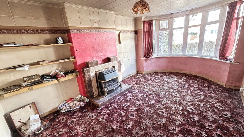 Property photo 2 of 14