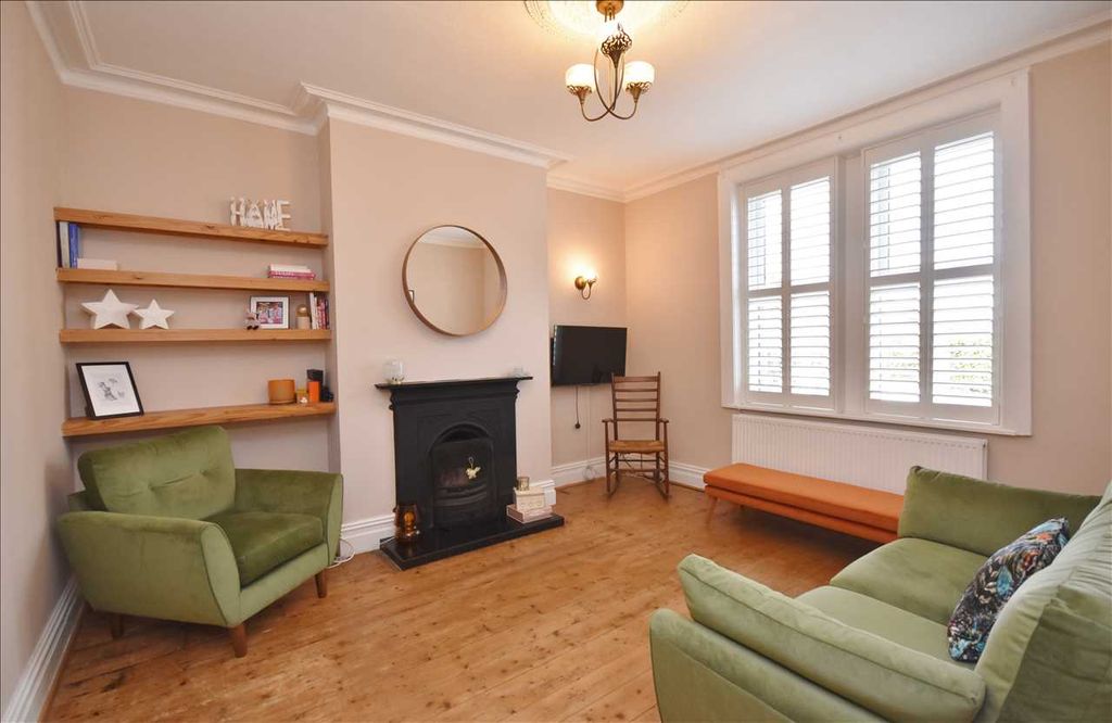 Property photo 3 of 19