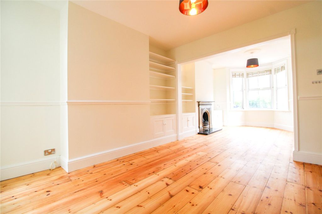 Property photo 3 of 12 Picture No. 27