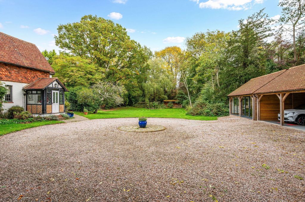 Property photo 3 of 28