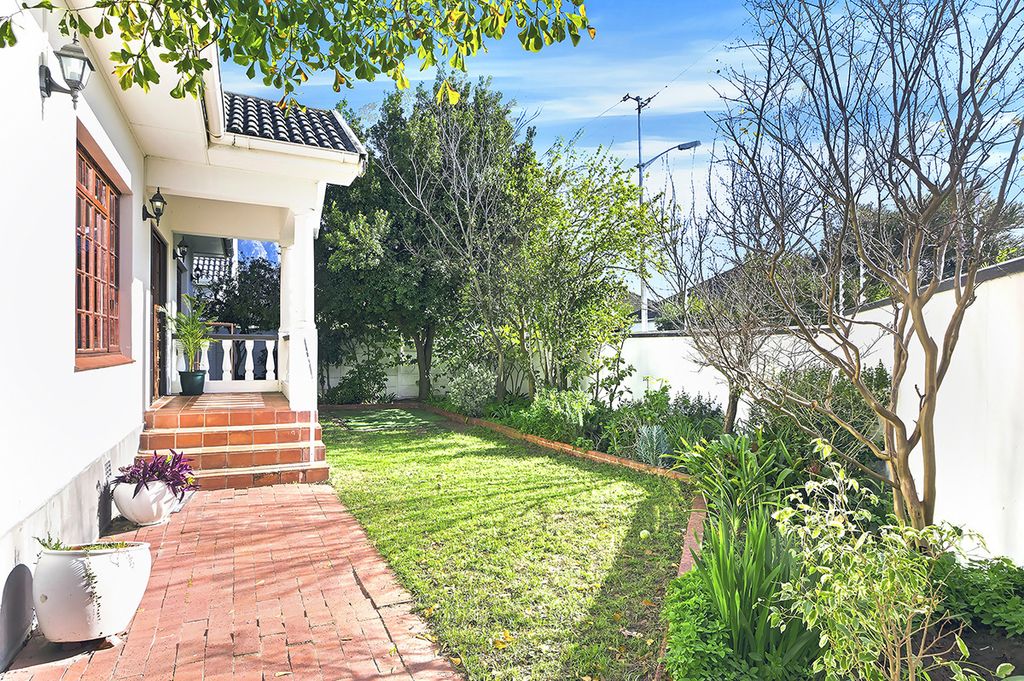 Property photo 3 of 35