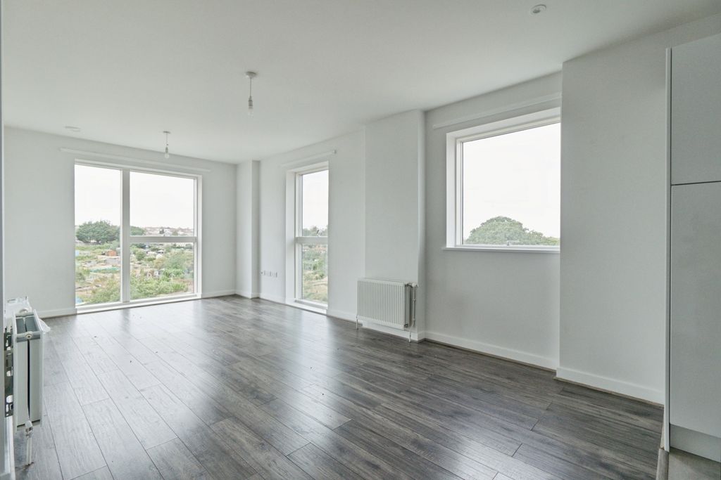 2 bed flat for saleLarner Road, Erith DA8 photo 4
