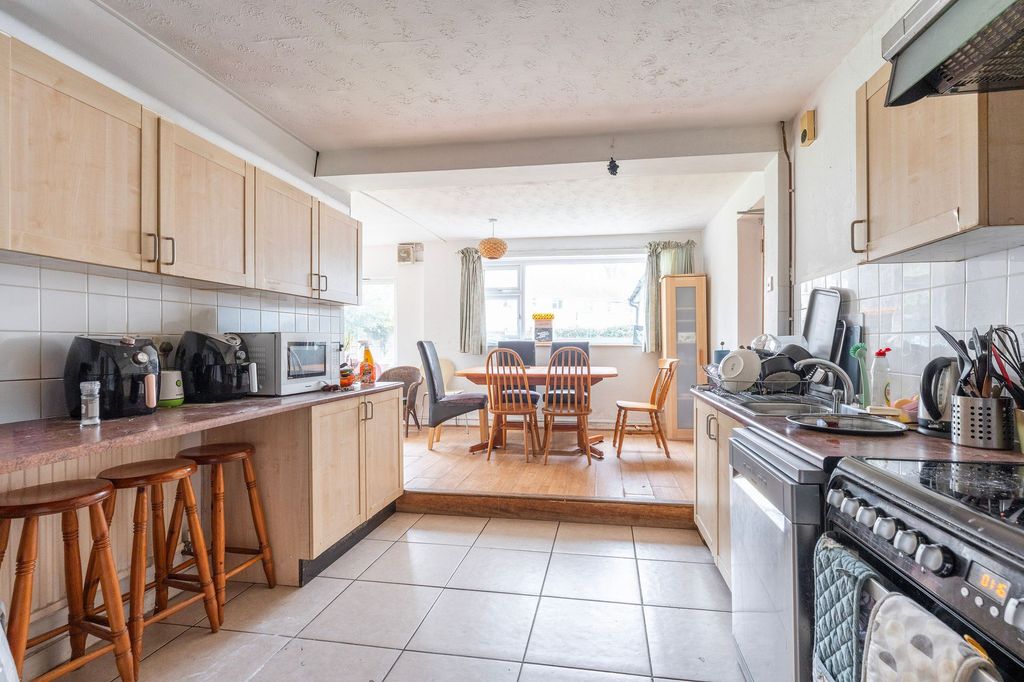 Property photo 3 of 23