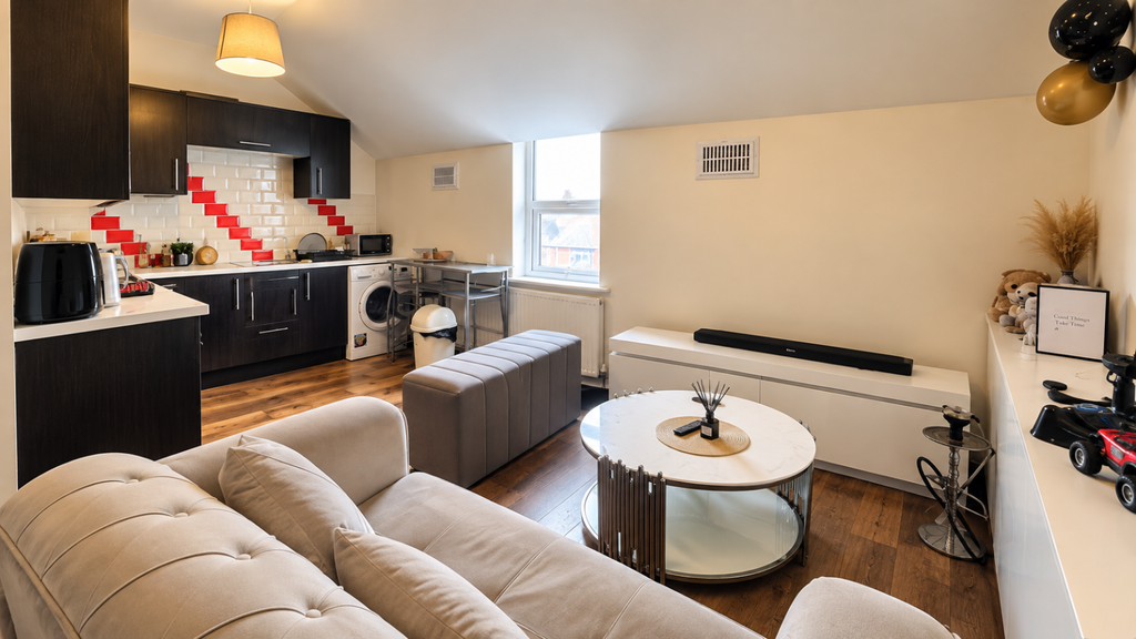 Property photo 1 of 5 Stylish 1-Bedroom Flat – West Reading, Rg30 – £1,050 Pcm