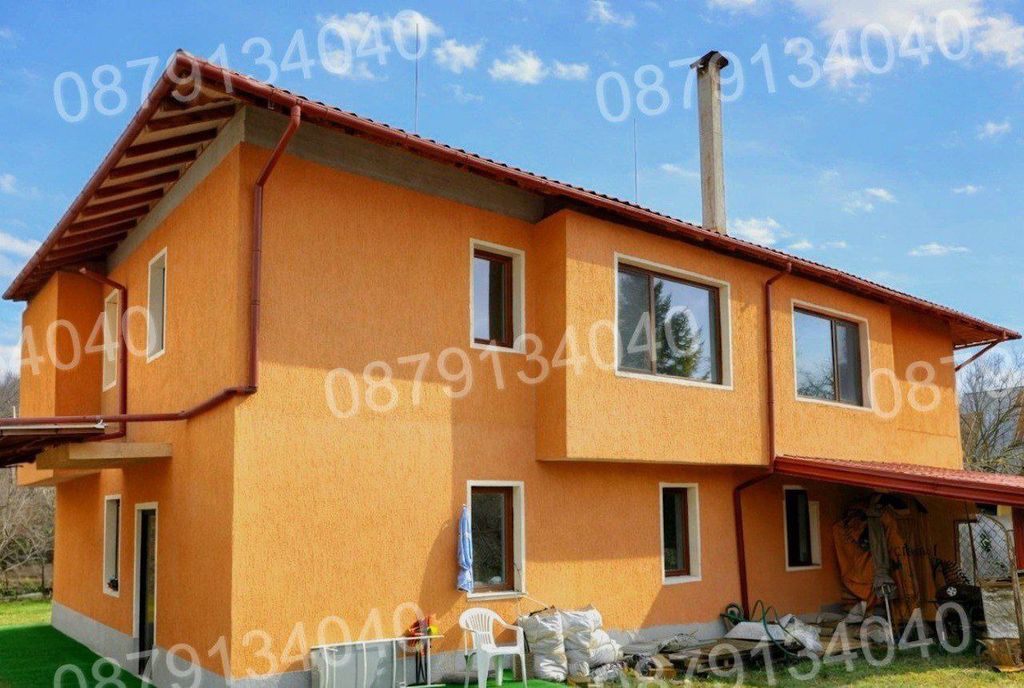 Property photo 2 of 20