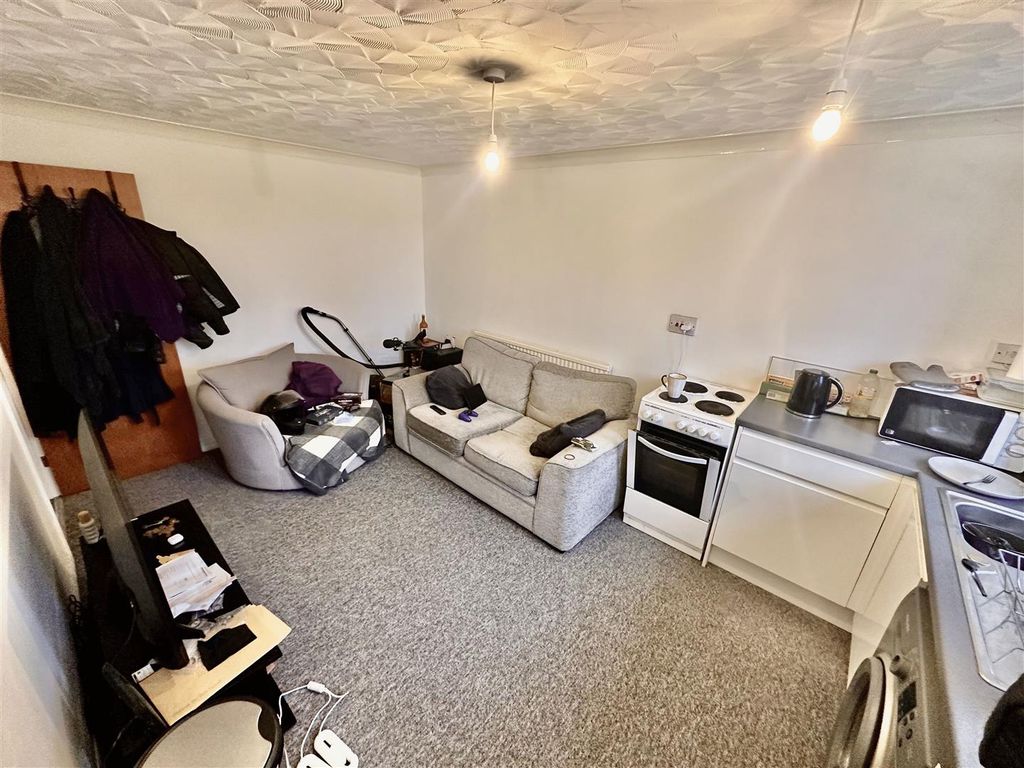 Property photo 3 of 4