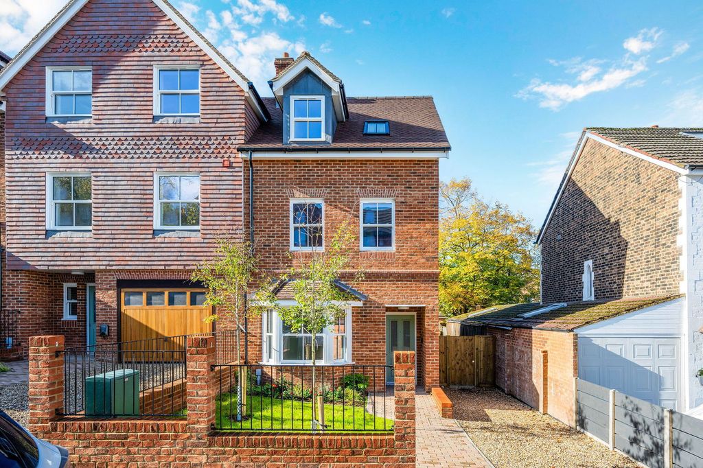 Property photo 2 of 20